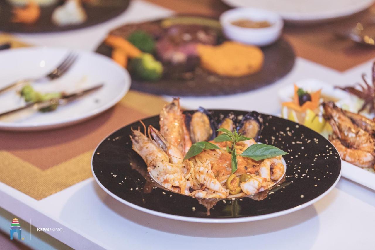 튜브 리조트 코롱 산로엠 외부 사진